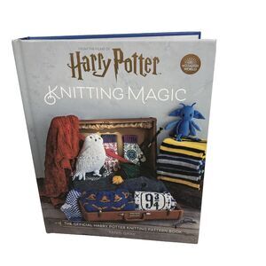 Harry Potter: Knitting Magic: The Official Knitting Pattern Book NEW